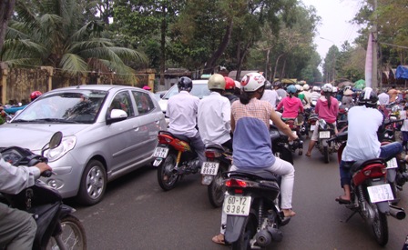 Đồng Nai Khắc phục tình trạng ách tắc ở hai đầu cầu Hóa An